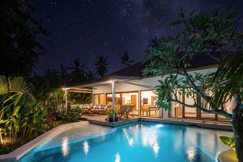 فيلا Designer New 3Bdr - Lush Garden+Pool غيلي تراوانغان المظهر الخارجي الصورة