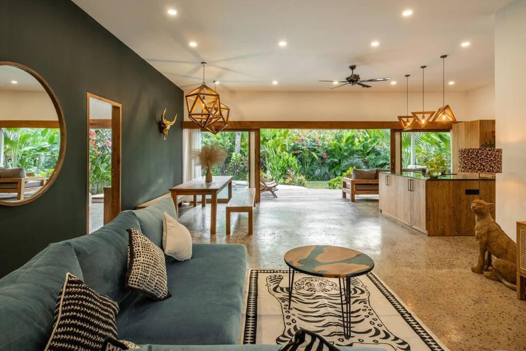 فيلا Designer New 3Bdr - Lush Garden+Pool غيلي تراوانغان المظهر الخارجي الصورة